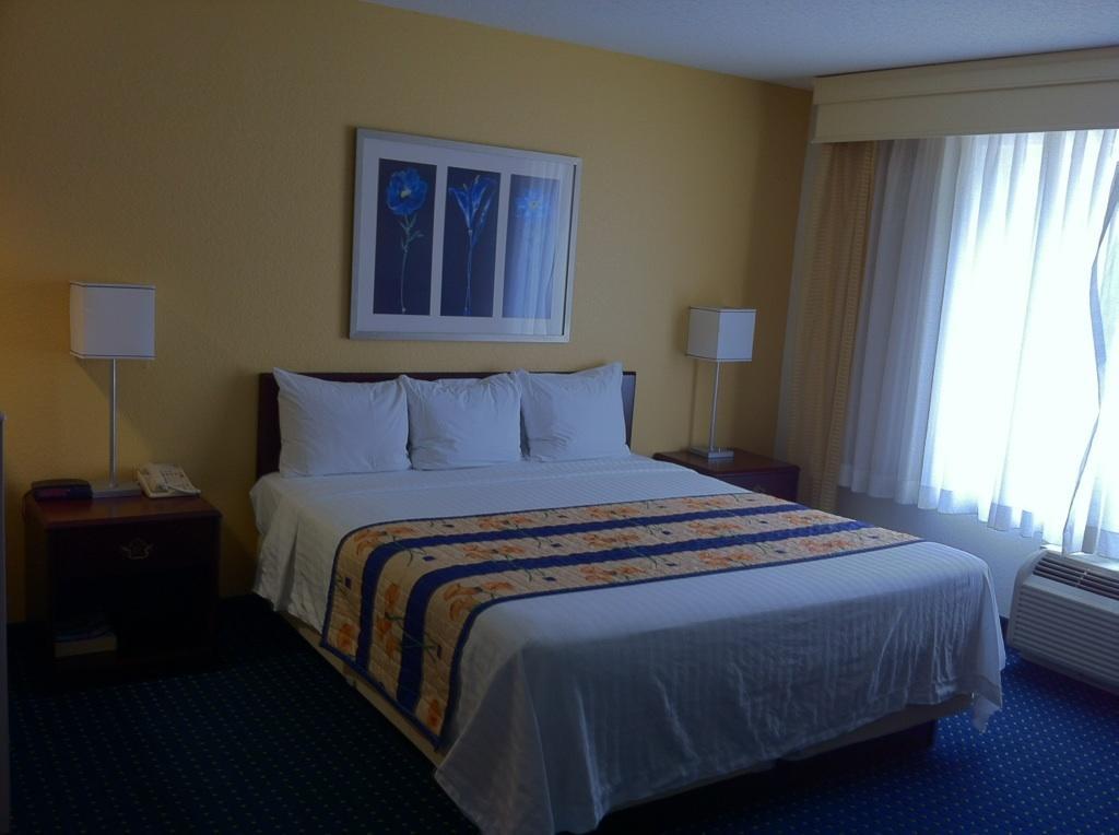 Studios And Suites 4 Less - Gum Road Chesapeake Værelse billede