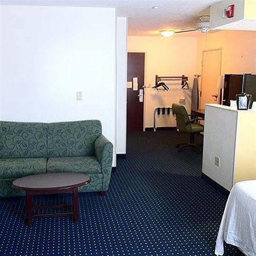Studios And Suites 4 Less - Gum Road Chesapeake Eksteriør billede